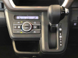 温度を設定すれば、自動で車内の温度管理をしてくれる優れものです♪ATミッションで運転楽々