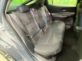 後部座席も気になるようなキズ・汚れやへたり等、大きなダメージはなく、良好な状態です。
