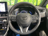 【純正革巻きステアリング】上質な革を使用することで、手にしっかり馴染みとても運転しやすいハンドルです♪