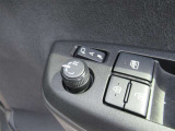 駐車時や狭い道でのすれ違い時に気を使うミラー。電動格納式ドアミラーはそんな時に便利です。