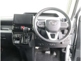 見通しのよいすっきりとした視界で、誰でも運転しやすいです。運転のしやすさは疲れにくさにも繋がりますよ♪