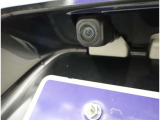バックカメラが付いているので後方確認が非常にしやすいです。今や運転初心者も熟練者も必須装備!ついていて損はないですね♪