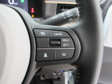 Hondaセンシングの機能のひとつ、アダプティブクルーズコントロール付!アクセルから足を離しても設定したスピードと前車との車間を保ち走行してくれます!車線維持もアシスト☆高速道路で疲労軽減ですね☆