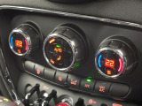 ●デュアルオートエアコン:運転席・助手席それぞれで温度設定が可能な独立式オートエアコンを標準装備しております!