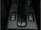 シートヒーター付:寒い日や夏の冷房中の冷えやすい肩・腰・脚部を暖めるシートヒーターが運転席・助手席に装備されています!