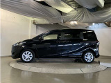 両側パワースライドドア付きだから、狭い駐車スペースなどでの 乗り降りラクラク!小さなお子さまのいるご家庭には嬉しい装備。