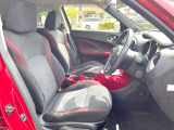 運転席シート廻りは使用感も少なく、良好な状態となっています。前オーナー様が丁寧に使っていたことがよくわかりますね。