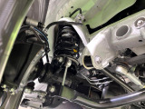 お車を安心してお乗りいただく為には、足回りの定期点検が欠かせません。サービスサポート(有償保証)では無料点検もご提供しており、安心のカーライフをお過ごしいただけるサポート体制が整っています。
