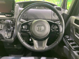 【純正革巻きステアリング】上質な革を使用することで、手にしっかり馴染みとても運転しやすいハンドルです♪