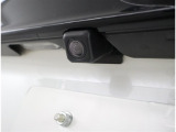 バックカメラが付いているので後方確認が非常にしやすいです。今や運転初心者も熟練者も必須装備!ついていて損はないですね♪