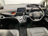 見通しのよいすっきりとした視界で、誰でも運転しやすいです。運転のしやすさは疲れにくさにも繋がりますよ♪