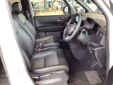 運転席周りきれいに掃除済みです