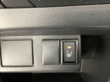 運転席シートヒーター機能付きで寒い冬のシートも瞬時に温まります♪