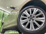 【純正19インチアルミホイール】外観にマッチした純正アルミホイールを装着しております。各種社外アルミホイールや、スタッドレスタイヤも取扱いしております。是非ご相談ください♪