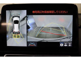 車両を上から見たような映像表示するパノラミックビューモニター付き!