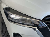 LEDヘッドライトは省電力ですが、純白光で驚くほど明るく夜道を照らしてくれます。さらに解錠操作に応じてLEDポジションライトを点灯させるフレンドリーライト機能を装備。