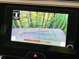 【バックカメラ】駐車時に後方がリアルタイム映像で確認できます。大型商業施設や立体駐車場での駐車時や、夜間のバック時に大活躍!運転スキルに関わらず、今や必須となった装備のひとつです!