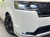 【LEDヘッドライト】悪天候や夜間走行時も良好な視界を確保し安心して運転できる高輝度LEDヘッドライトを装備!点灯速度が早く、消費電力も抑えられています。