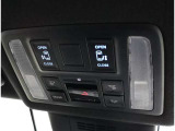 両側電動スライドドアをボタンで開閉可能です。