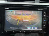 便利な【バックモニター】で安全確認もできます。駐車が苦手な方にもオススメな便利機能です。