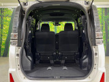 普段のお買い物や通勤、送迎等に十分な荷室スペースを確保しております。セカンドシートを倒すと、大きな荷物の積載も可能です♪