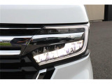 LEDヘッドライトで暗い夜道も明るく照らしてくれます!
