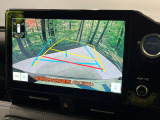 【バックカメラ】駐車時に後方がリアルタイム映像で確認できます。大型商業施設や立体駐車場での駐車時や、夜間のバック時に大活躍!運転スキルに関わらず、今や必須となった装備のひとつです!