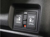 ◆両側電動スライドドア◆狭い駐車場でも乗り降りが楽々♪お子様が隣の車にドアを当ててしまう心配もございません!小さなお子様連れの方もこれで安心。