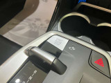 【プッシュスタート】プッシュスタートの最大のメリットは「防犯対策」です。スマートキーと車のIDが合致しないとエンジンは始動させることができません。