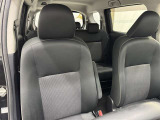 高いホールド性で運転姿勢が安定します。長距離ドライブでも疲れにくいのが魅力です。
