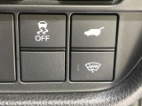 【パワーバックドア】スマートキーや運転席のボタンを押すだけでリアゲートが自動で開閉します!荷物を持っている時や、高い位置にあるバックドアを閉める際に便利な機能です♪