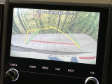 【バックカメラ】駐車時に後方がリアルタイム映像で確認できます。大型商業施設や立体駐車場での駐車時や、夜間のバック時に大活躍!運転スキルに関わらず、今や必須となった装備のひとつです!