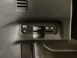 ハンドルの左下にETCがついています。高速道路の料金所の通過も楽々です。 カードの取り出しもしやすい場所についています。