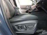 パワーシート搭載。微妙な調整が手軽にでき、ピッタリなポジションで運転することが可能です。