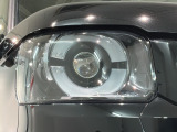 LEDヘッドライトは、点灯の瞬間から最大光量を発揮し、突然暗くなるトンネルなどでの安定感を高めます。