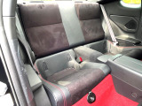 後部座席も気になるようなキズ・汚れやへたり等、大きなダメージはなく、良好な状態です。
