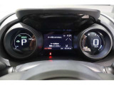 ■スピードメーター■  先進的なディスプレイ表示のスピードメーターです。