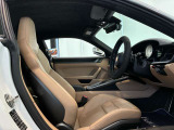 3リッター水平対向6気筒 24バルブ ツインターボ 385PS/6,500rpm 45.9kgfm/1,950~5,000rpm 8速PDK 245/35ZR20 305/30ZR21 Carrera Classic whee