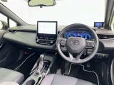 運転席まわりです。 各操作スイッチは使いやすい位置に配置されてます。