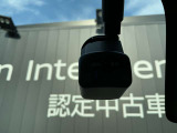 日産純正ドライブレコーダはオールインワンタイプ、フルハイビジョン録画対応で高精細な映像を記録できます。記録した映像は、ナビゲーションでその場で確認できます。