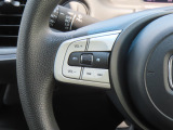 【オーディオの切り替えスイッチ】運転中もナビを触ることなく、ソース選択やボリュームの調節などができるので安全です。