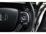 Hondaセンシングの機能のひとつ、アダプティブクルーズコントロール付!アクセルから足を離しても設定したスピードと前車との車間を保ち走行してくれます!車線維持もアシスト☆高速道路で疲労軽減ですね☆