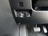 ETC!料金所も止まる事無くスイスイです!窓を開ける必要も無いので雨や花粉、排気ガスの浸入もありません!今や必需品ですネ!