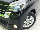 【LEDヘッドライト】悪天候や夜間走行時も良好な視界を確保し安心して運転できる高輝度LEDヘッドライトを装備!点灯速度が早く、消費電力も抑えられています。
