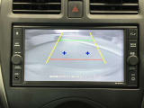 バックカメラが装着されています。ガイド機能付きなので後方の距離もつかみやすくなっています