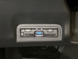 ハンドルの左下にETCがついています。高速道路の料金所の通過も楽々です!。 カードの取り出しもしやすい場所についています。