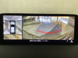 狭い場所での駐車やすれ違いなどでより的確な運転操作に役立つ360&deg;ビューモニターが装備されています。