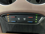 【シートヒーター&ベンチレーション】夏場は涼しい風でお尻や背中の熱やムレを防ぎ、冬はエアコンよりも早く温まってポカポカに!季節を問わず快適に過ごせます。