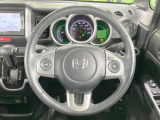 【純正革巻きステアリング】上質な革を使用することで、手にしっかり馴染みとても運転しやすいハンドルです♪