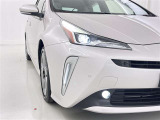 フォグランプ装着車です。暗い夜道の車両前方を明るく照らします